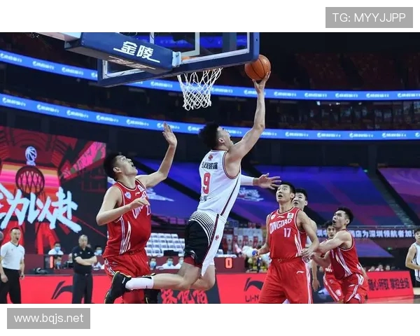 黄海之滨激情对决:CBA篮球与青岛足球荣耀激烈碰撞 黄海之滨激情对决:CBA篮球与青岛足球荣耀激烈碰撞