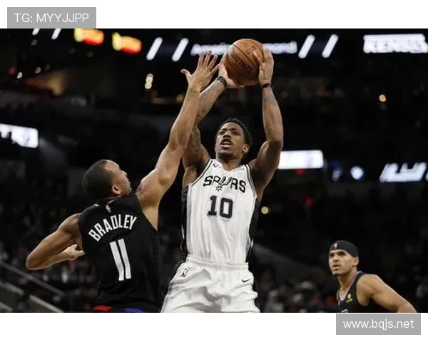 尚帕尼谈马刺篮球：无私无畏只为精彩进球展现团队精神